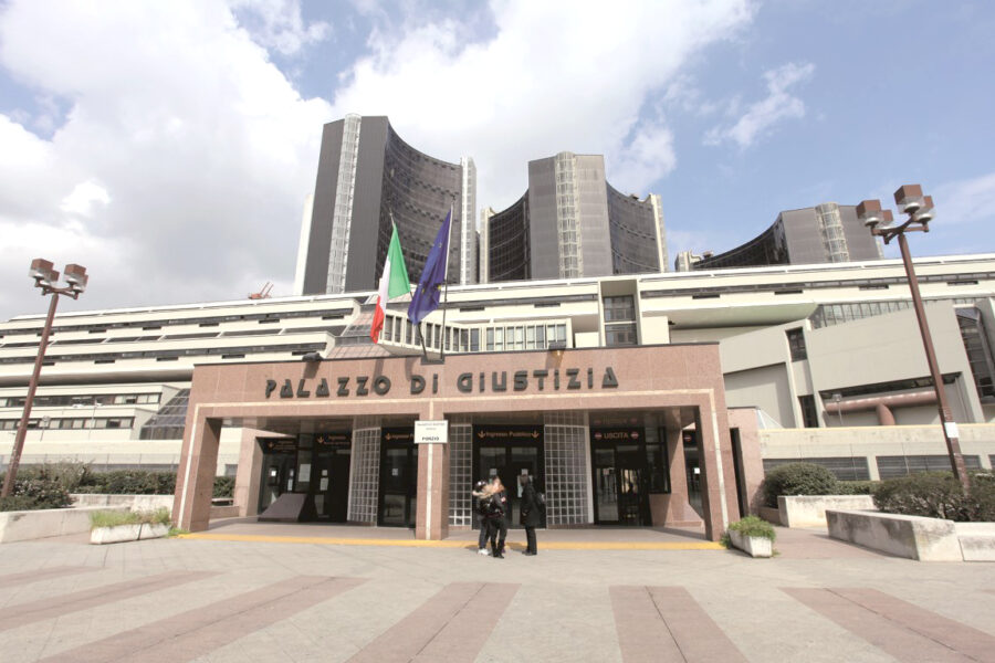 tribunale-napoli-900x600